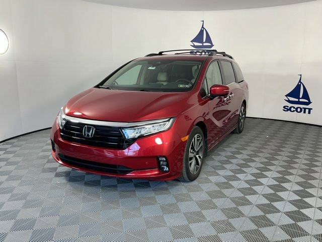 Used 2024 Honda Odyssey Touring image 3