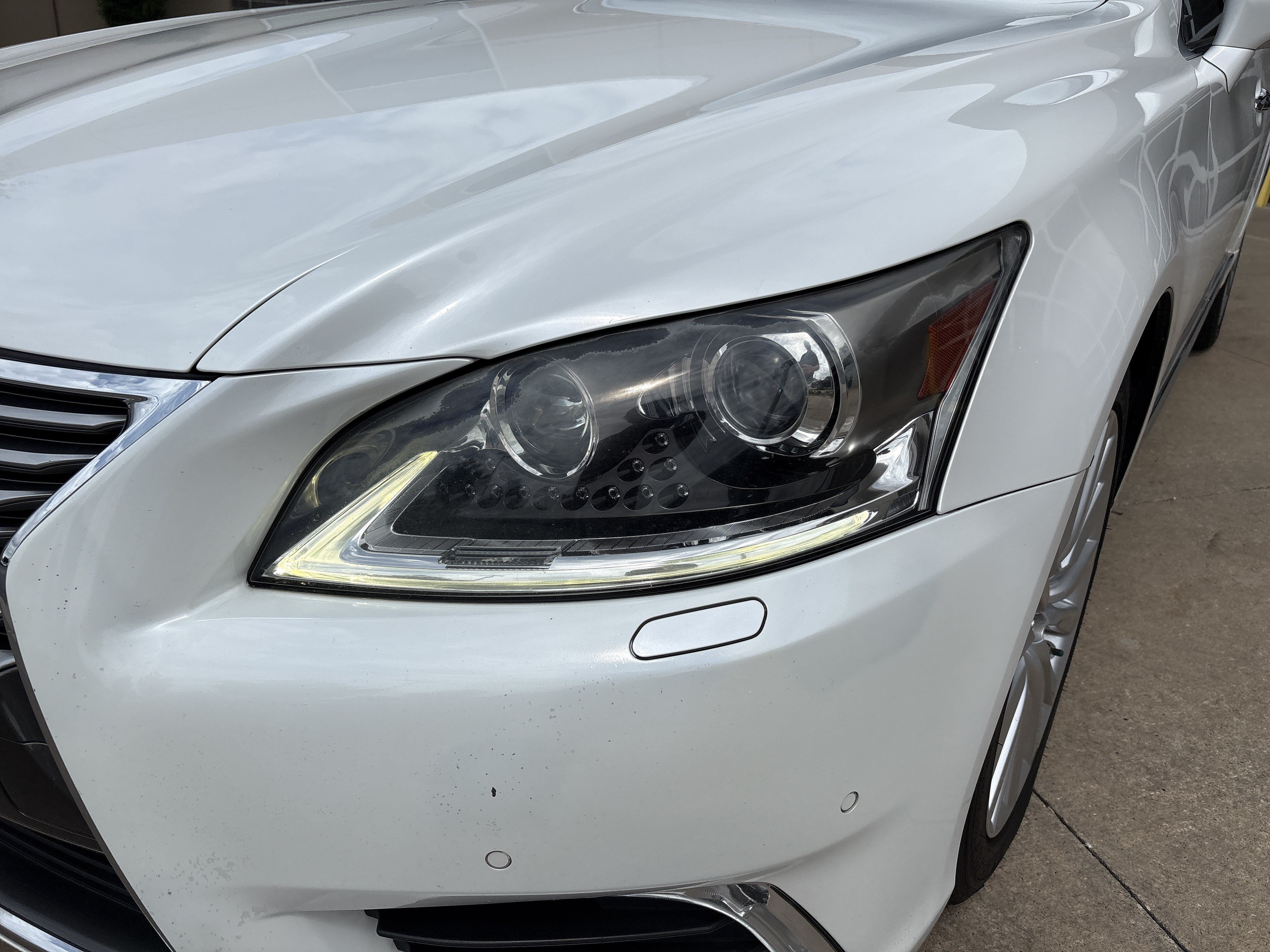 Used 2013 Lexus LS 460 AWD w/ Comfort Pkg image 6