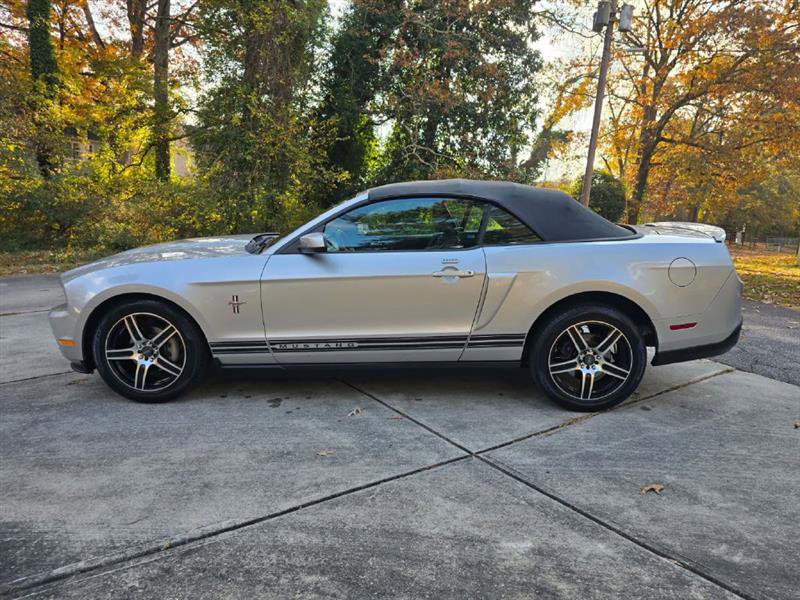 Used 2010 Ford Mustang Convertible image 40