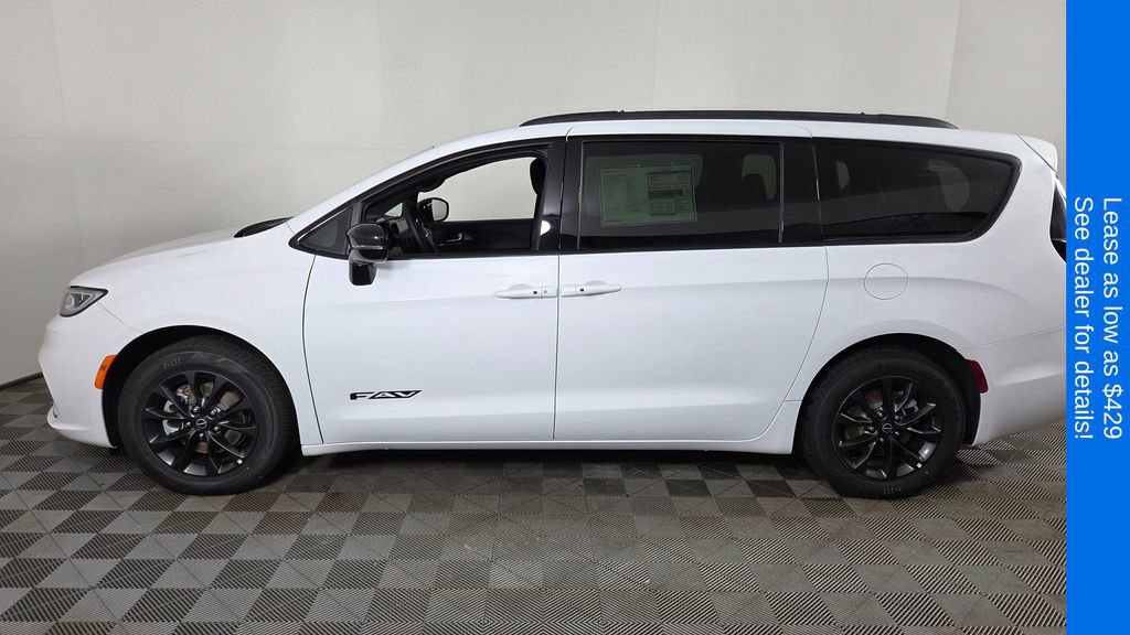 New 2025 Chrysler Pacifica Select w/ Fav Edition Package FWD image 4