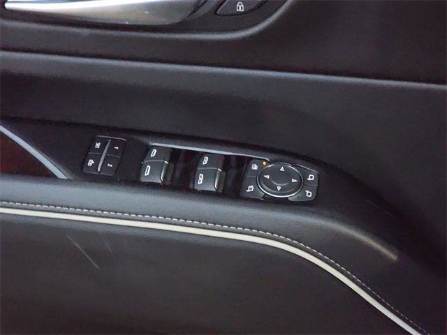 Used 2022 Cadillac Escalade Premium Luxury image 32