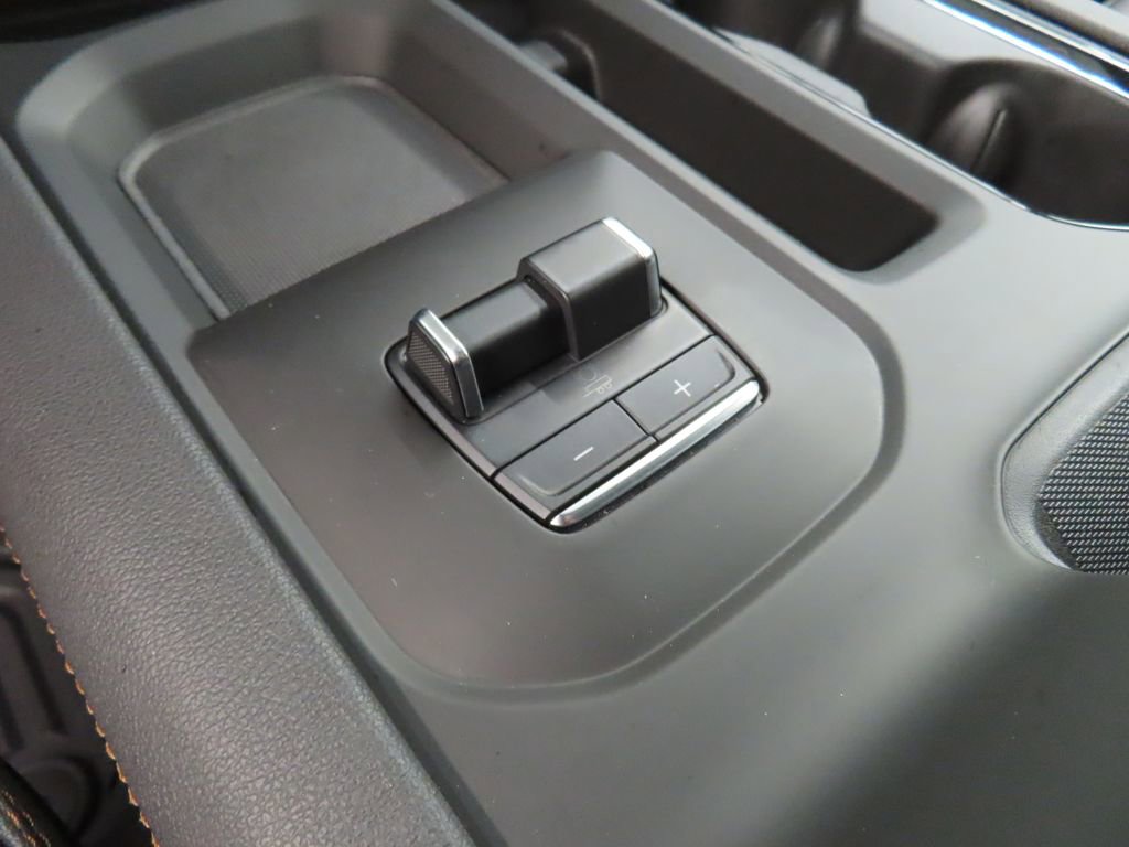 Used 2025 GMC Sierra 2500 AT4 w/ AT4 Premium Plus Package image 77