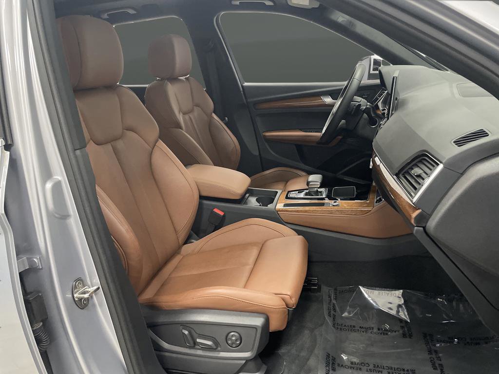 Used 2024 Audi Q5 e Premium Plus w/ Premium Plus Package image 31