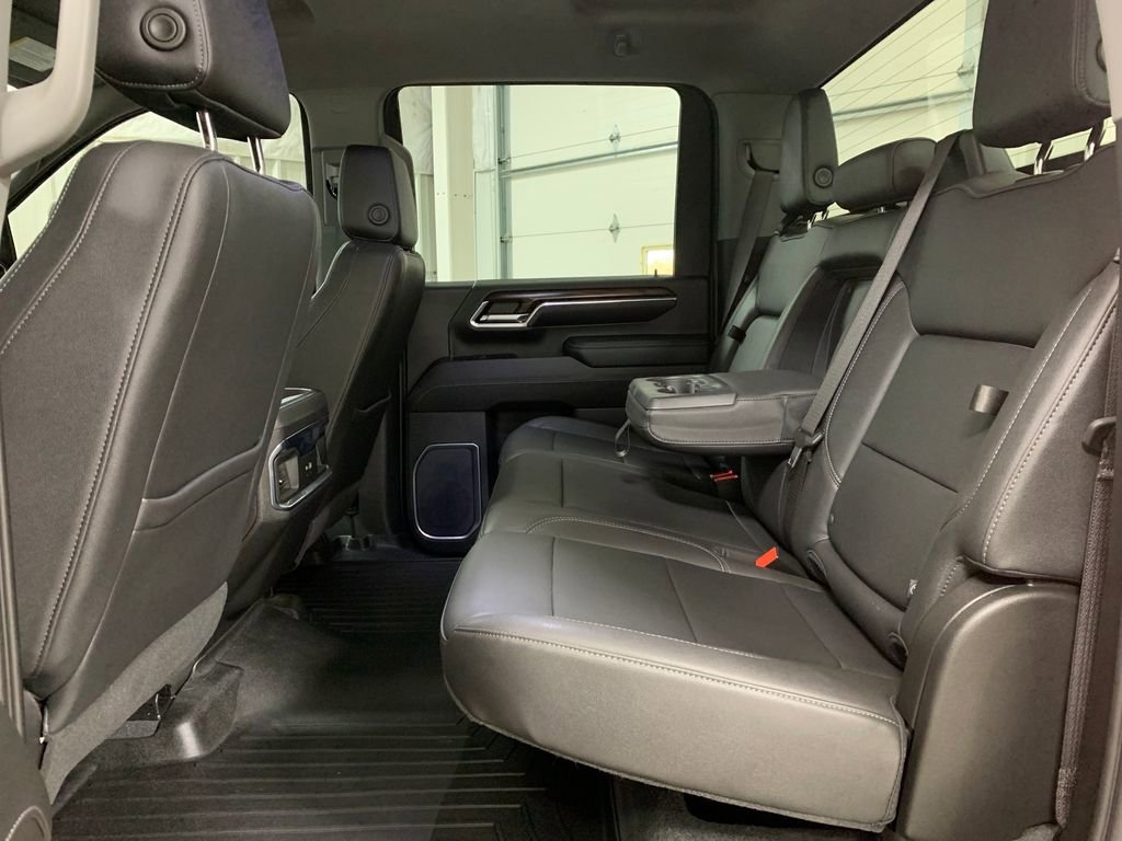 Used 2024 GMC Sierra 2500 SLT w/ SLT Convenience Package image 18