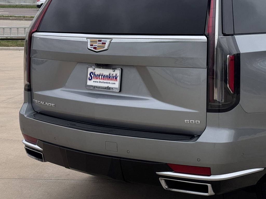 Used 2024 Cadillac Escalade Premium Luxury Platinum image 6