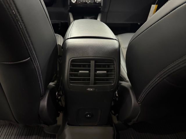 New 2026 Ford Escape Platinum w/ Class II Trailer Tow Package AWD/4WD image 17