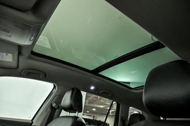 Used 2022 Volkswagen Atlas SEL Premium image 13