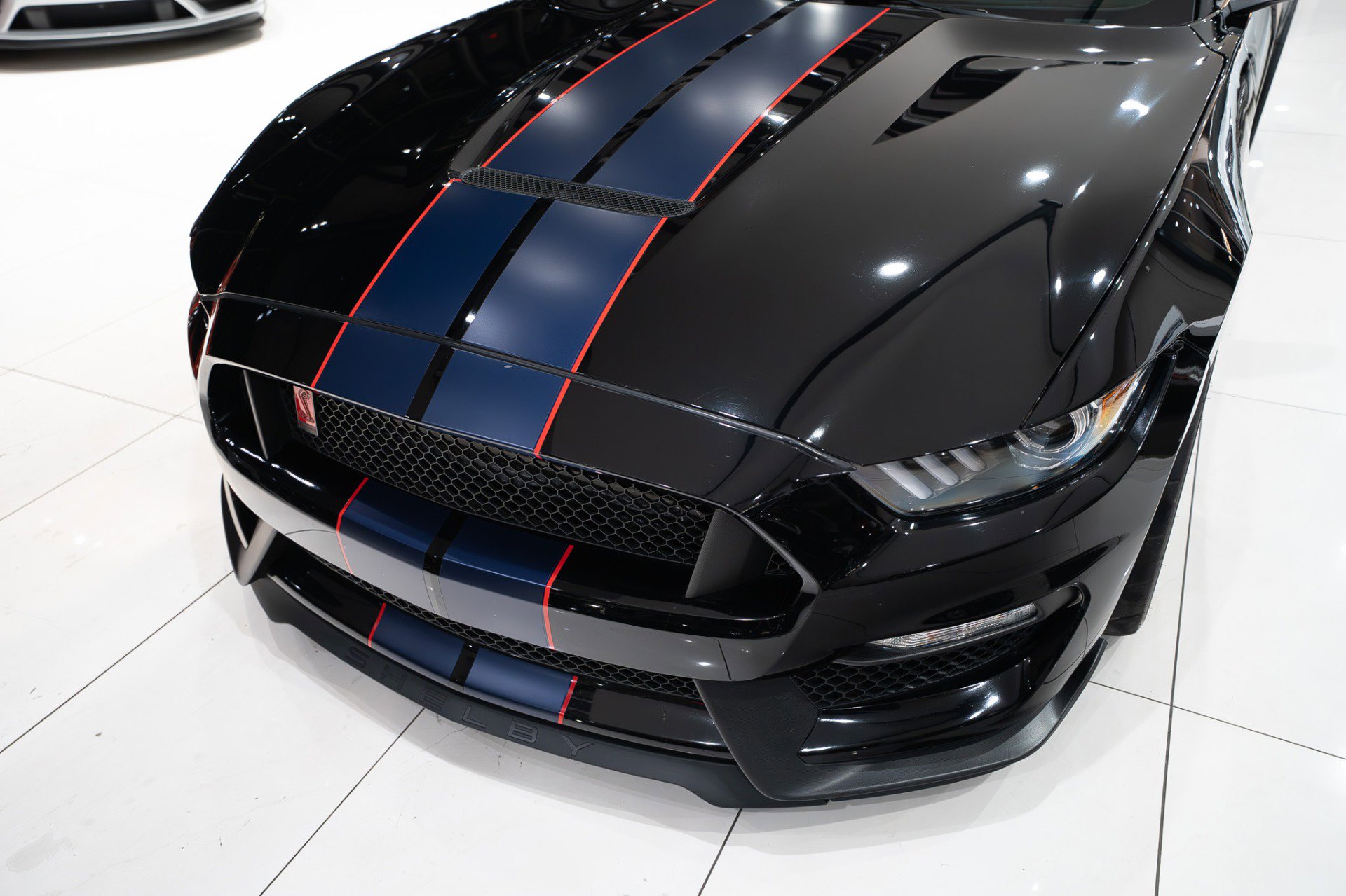 Used 2019 Ford Mustang Shelby GT350R w/ GT350R Equipment Group 920A RWD image 29