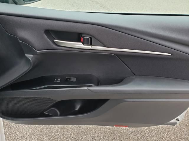 Used 2025 Toyota Camry LE FWD image 18