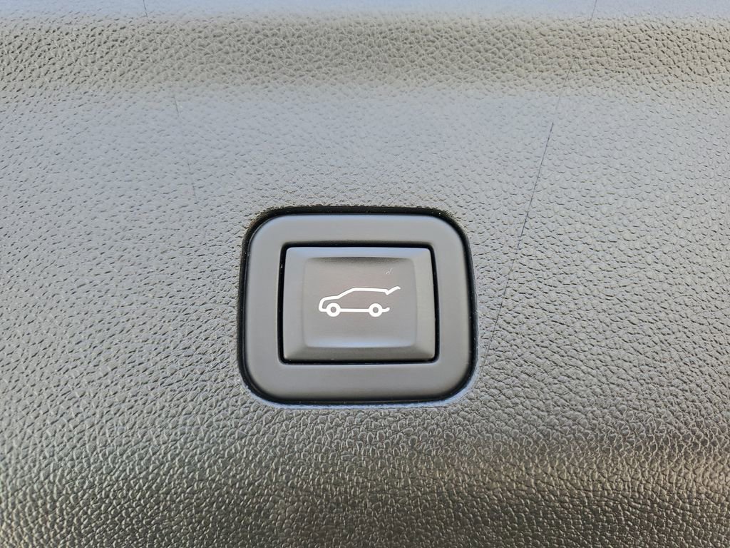 Used 2023 Chevrolet Tahoe LT image 9