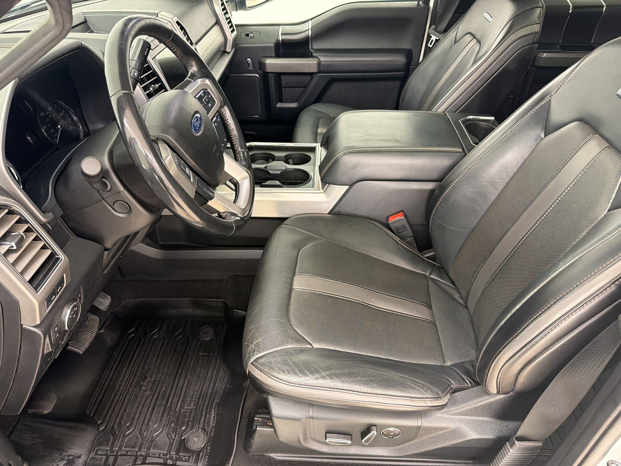 Used 2019 Ford F250 Platinum w/ Platinum Ultimate Package AWD/4WD image 5