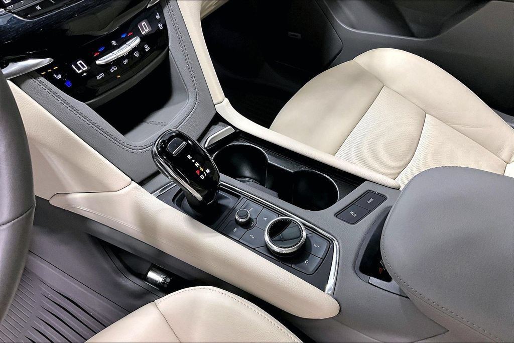 Used 2024 Cadillac XT6 Premium Luxury w/ Technology Package FWD image 17