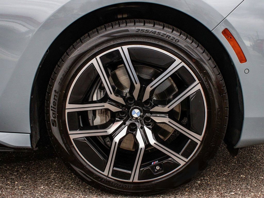 Used 2025 BMW 740i xDrive image 7