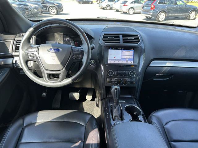 Used 2019 Ford Explorer XLT w/ Equipment Group 202A AWD/4WD image 33