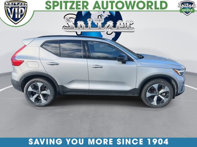 Used 2023 Volvo XC40 B5 Plus w/ Protection Package Premier image 11