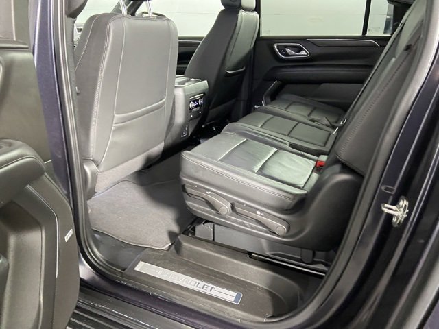 Used 2024 Chevrolet Suburban LT image 18