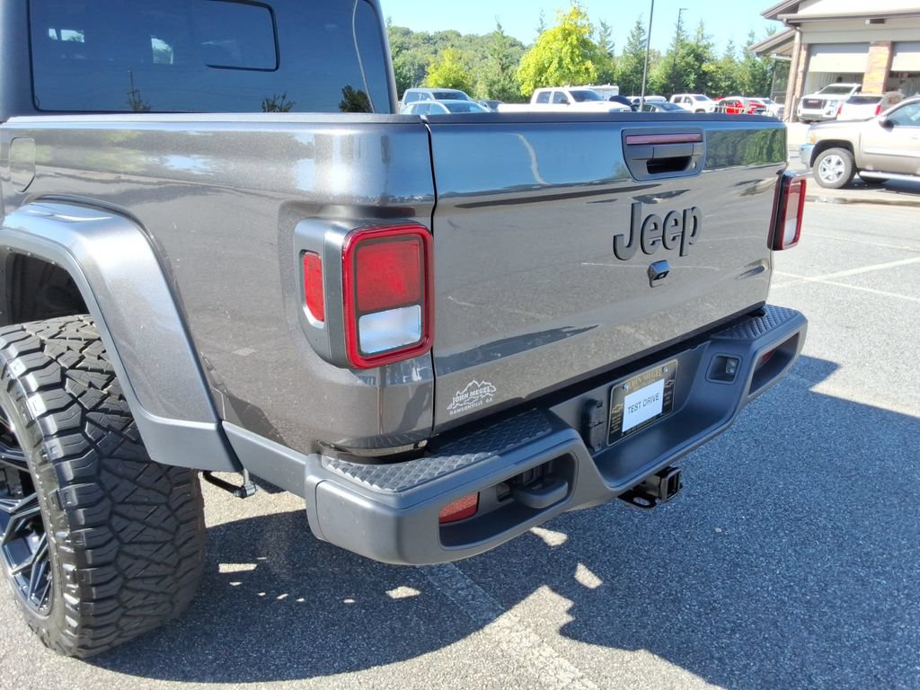 Used 2022 Jeep Gladiator Sport AWD/4WD image 14