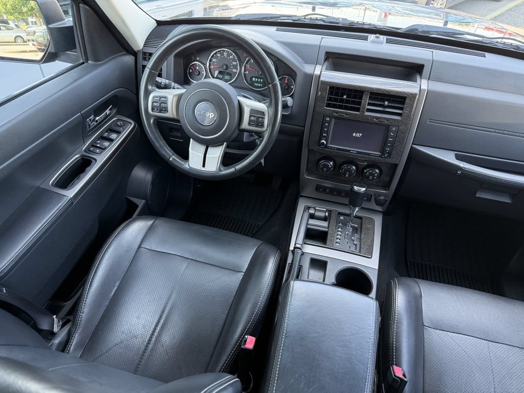 Used 2012 Jeep Liberty Limited Jet w/ Comfort/Convenience Group AWD/4WD image 19
