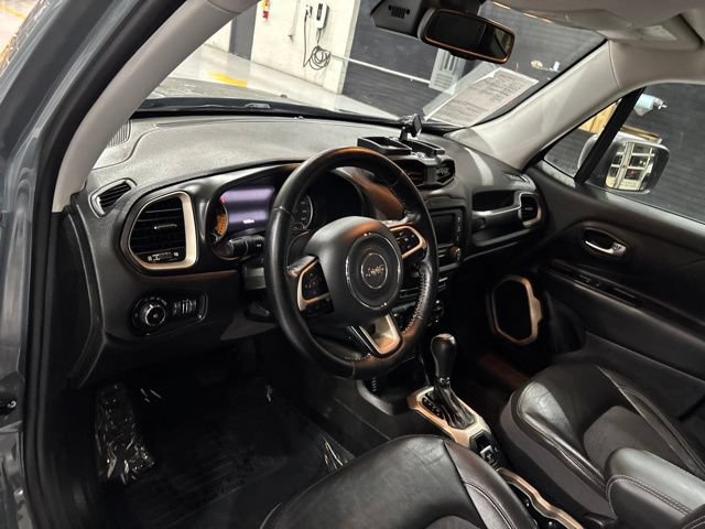 Used 2017 Jeep Renegade Trailhawk AWD/4WD image 11