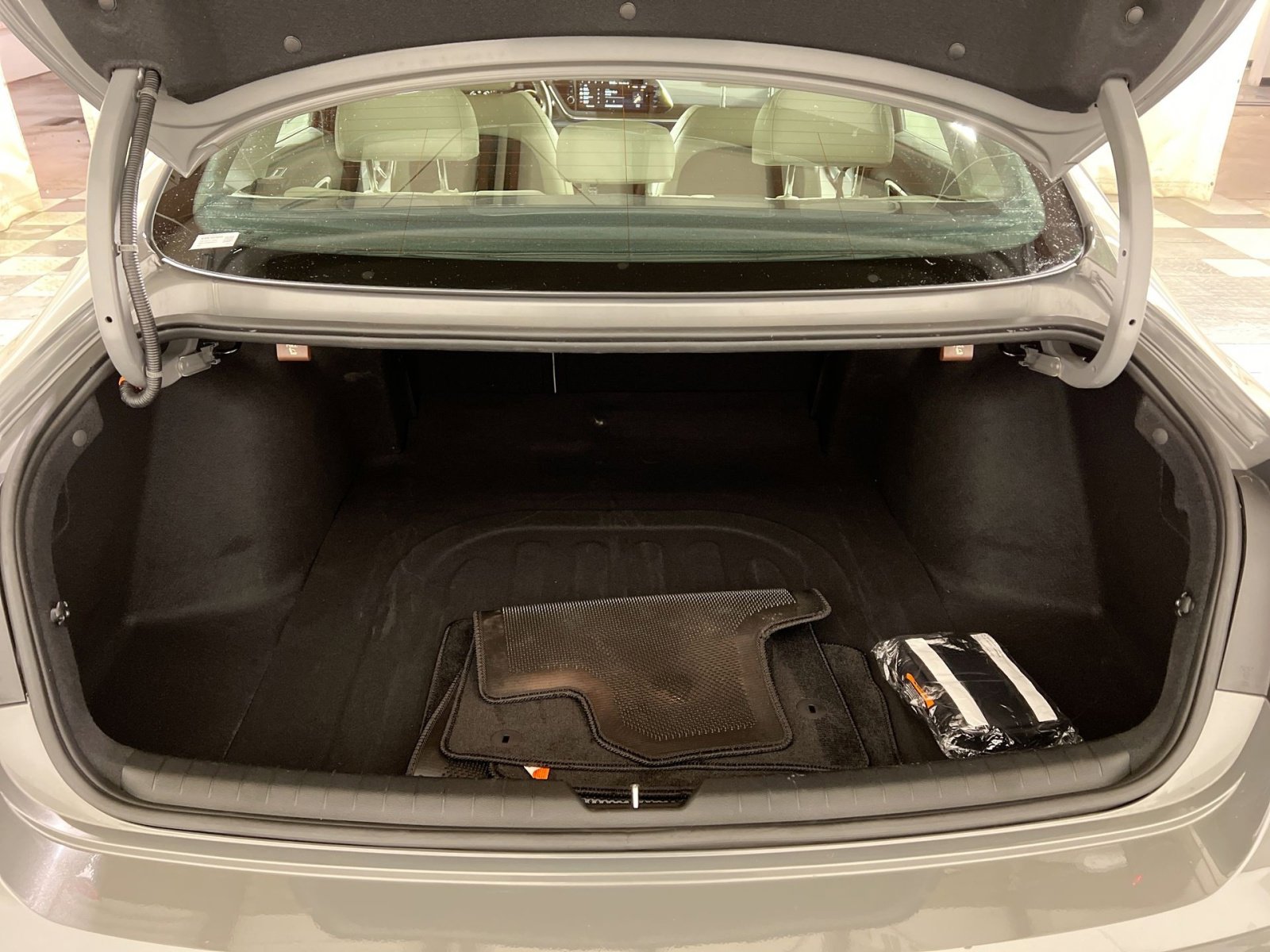 Used 2023 Hyundai Sonata Limited w/ Preferred Accessory Package image 27