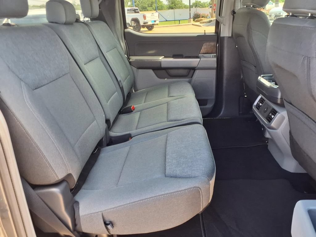 Used 2025 Ford F150 Lightning XLT AWD/4WD image 26