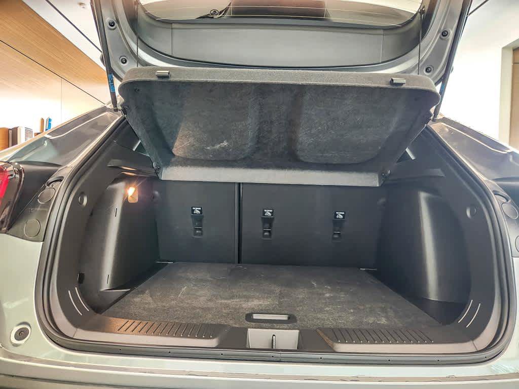 Used 2025 Chevrolet Trax RS w/ Sunroof Package FWD image 22