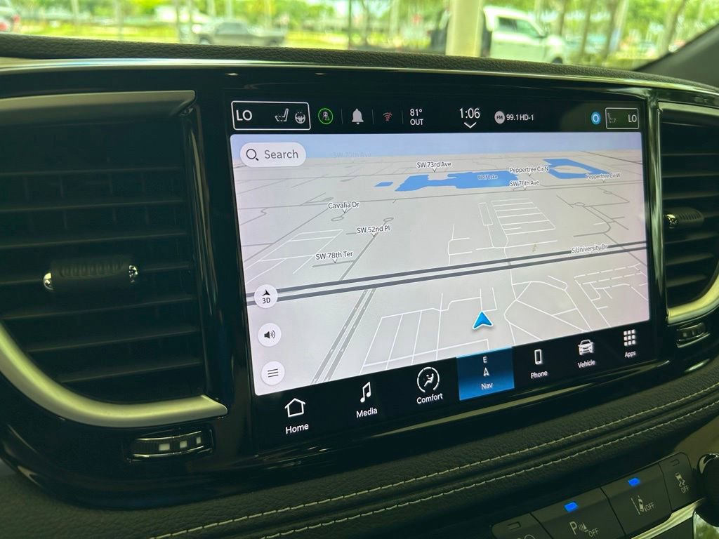 Used 2022 Chrysler Pacifica Limited w/ Uconnect Theater Family Group FWD image 10