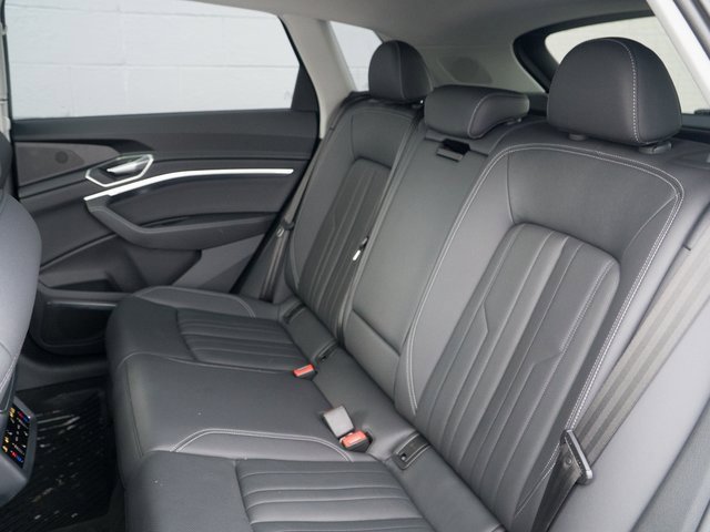 Certified 2024 Audi Q8 e-tron Premium Plus w/ Premium Plus Package image 17