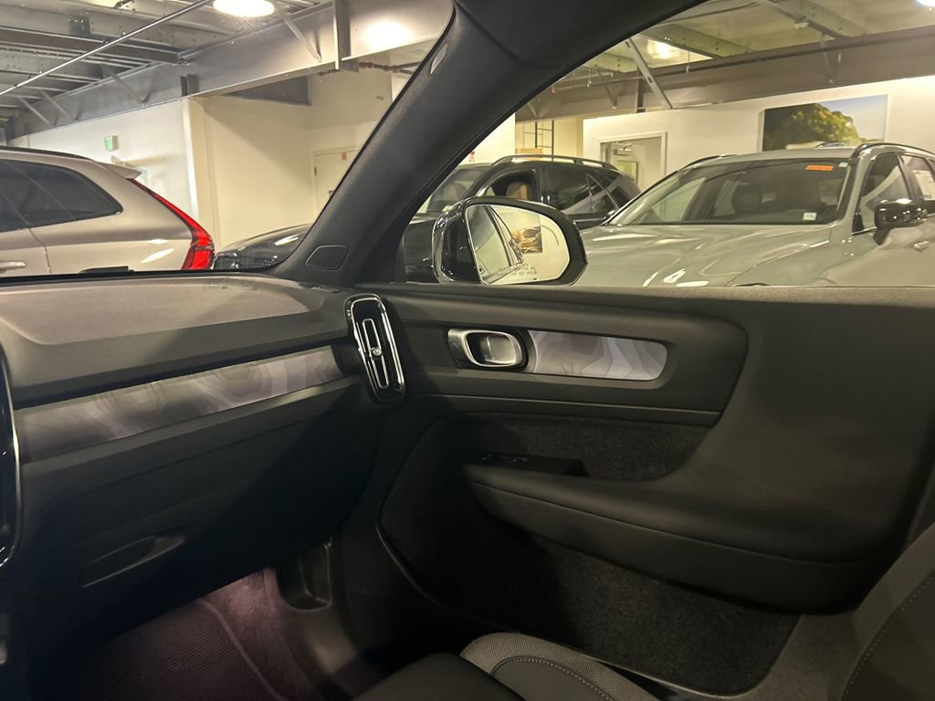 Certified 2023 Volvo C40 Recharge Core w/ Climate Package image 23