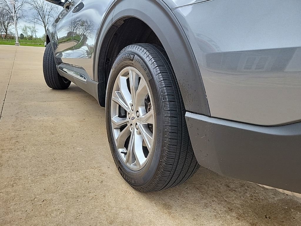 Used 2023 Ford Explorer XLT w/ Equipment Group 202A image 24