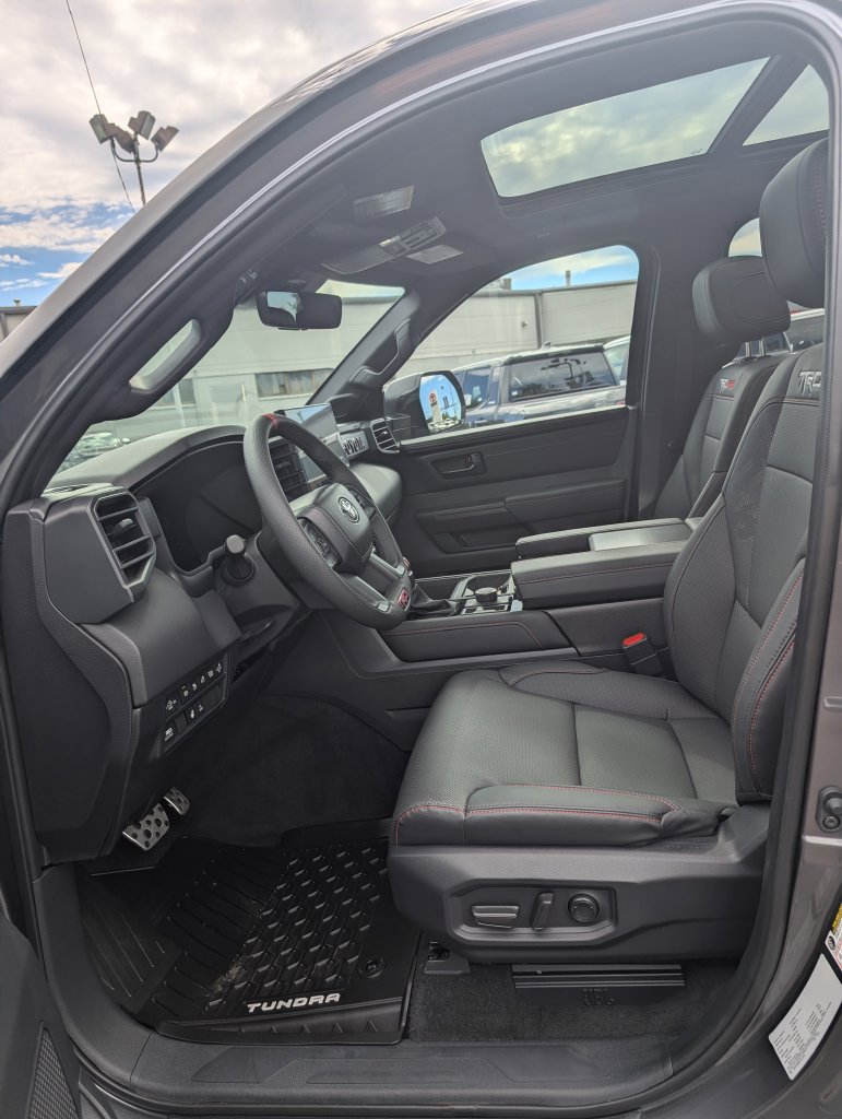 Used 2026 Toyota Tundra Limited AWD/4WD image 14