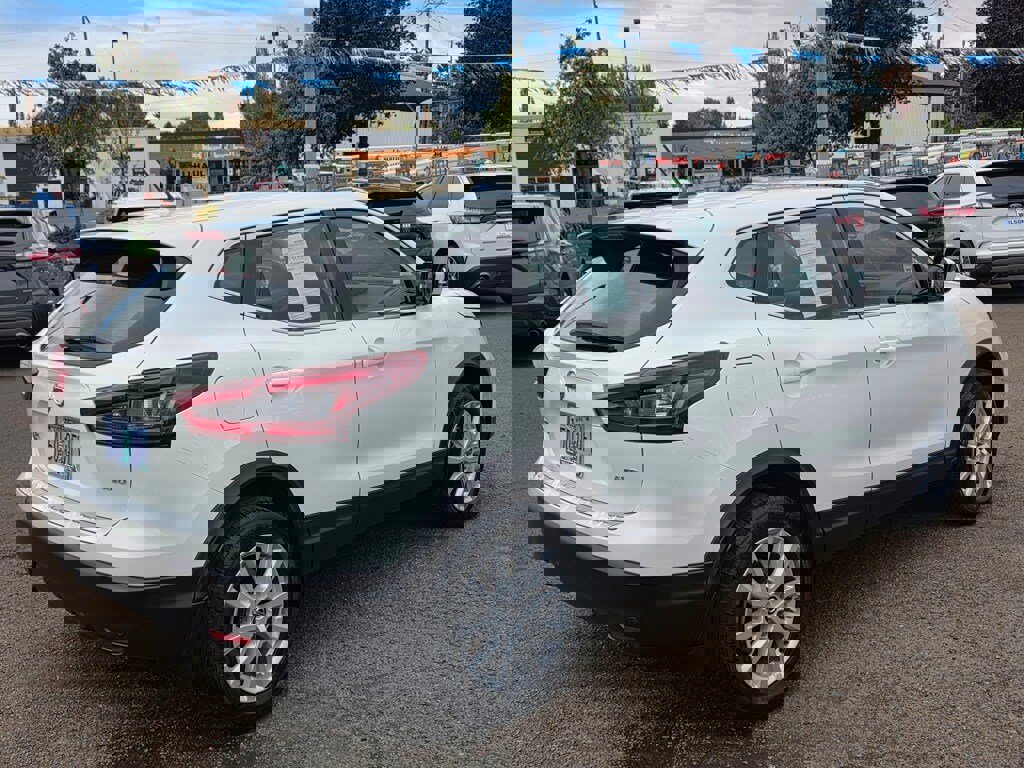 Used 2022 Nissan Rogue Sport S image 26