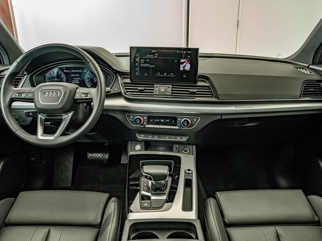 Certified 2025 Audi Q5 2.0T Premium w/ Convenience Plus Package AWD/4WD image 29