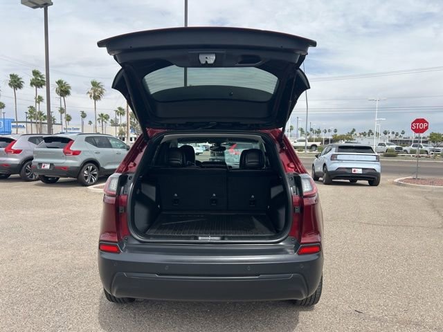 Used 2020 Jeep Cherokee Latitude Plus w/ Comfort/Convenience Group FWD image 30