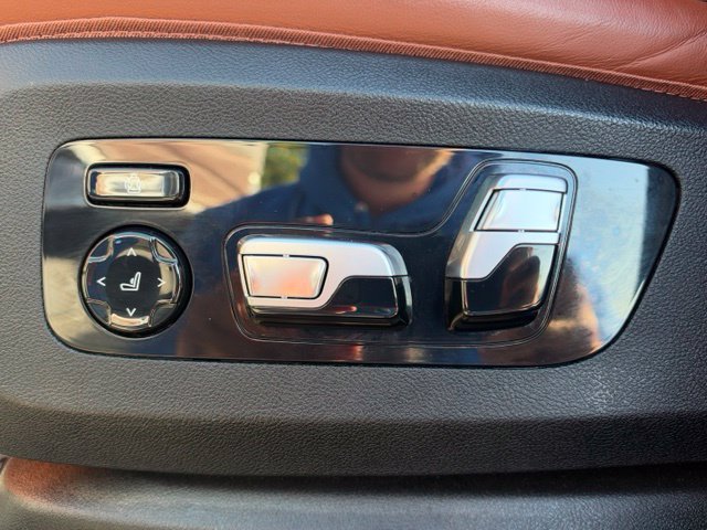 Certified 2025 BMW X7 M60i AWD/4WD image 15