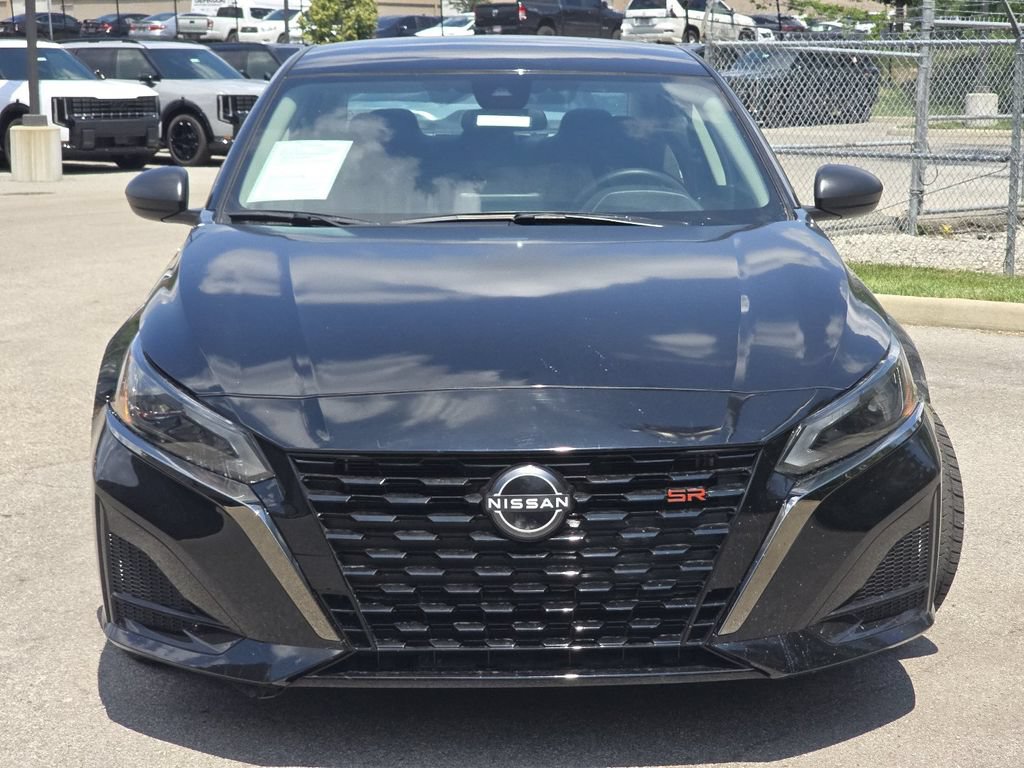 Used 2025 Nissan Altima 2.5 SV FWD image 8