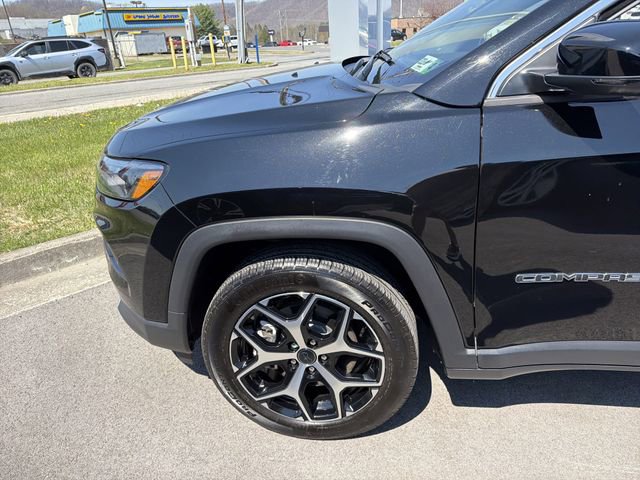 Used 2025 Jeep Compass Limited AWD/4WD image 11