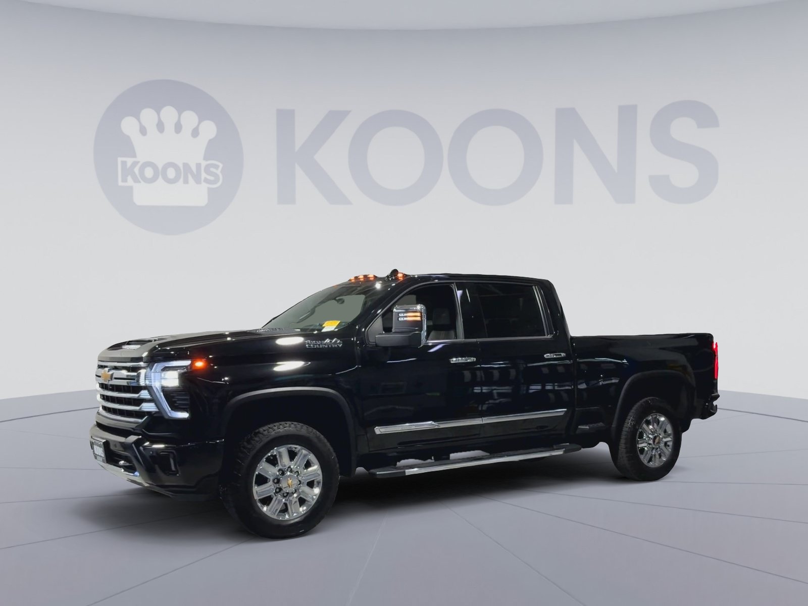 Used 2024 Chevrolet Silverado 2500 High Country w/ High Country Premium Package AWD/4WD image 5