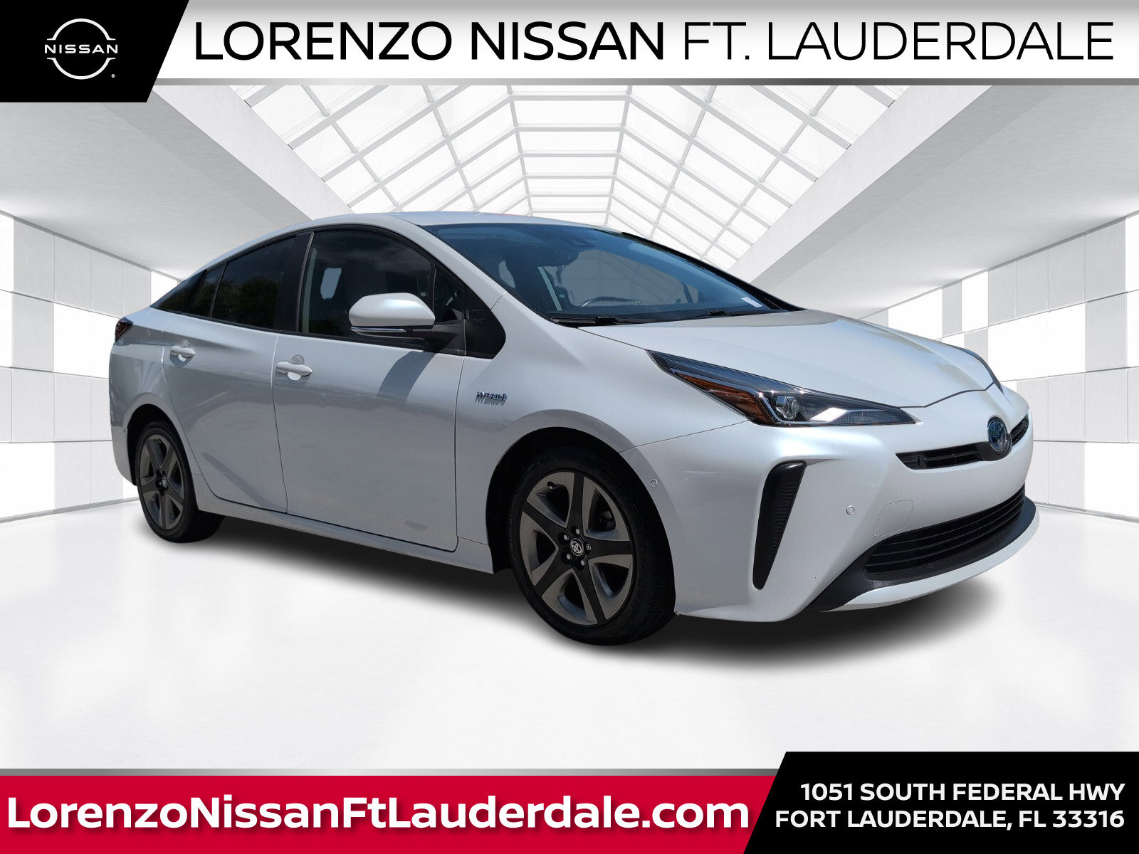 Used 2021 Toyota Prius XLE image 1