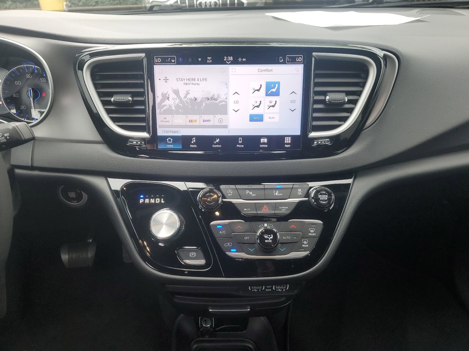 Used 2025 Chrysler Pacifica Select FWD image 10