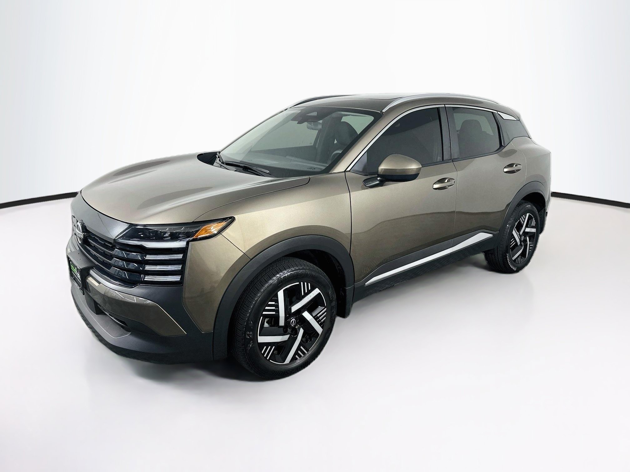 Used 2025 Nissan Kicks SV w/ SV Premium Package FWD image 3