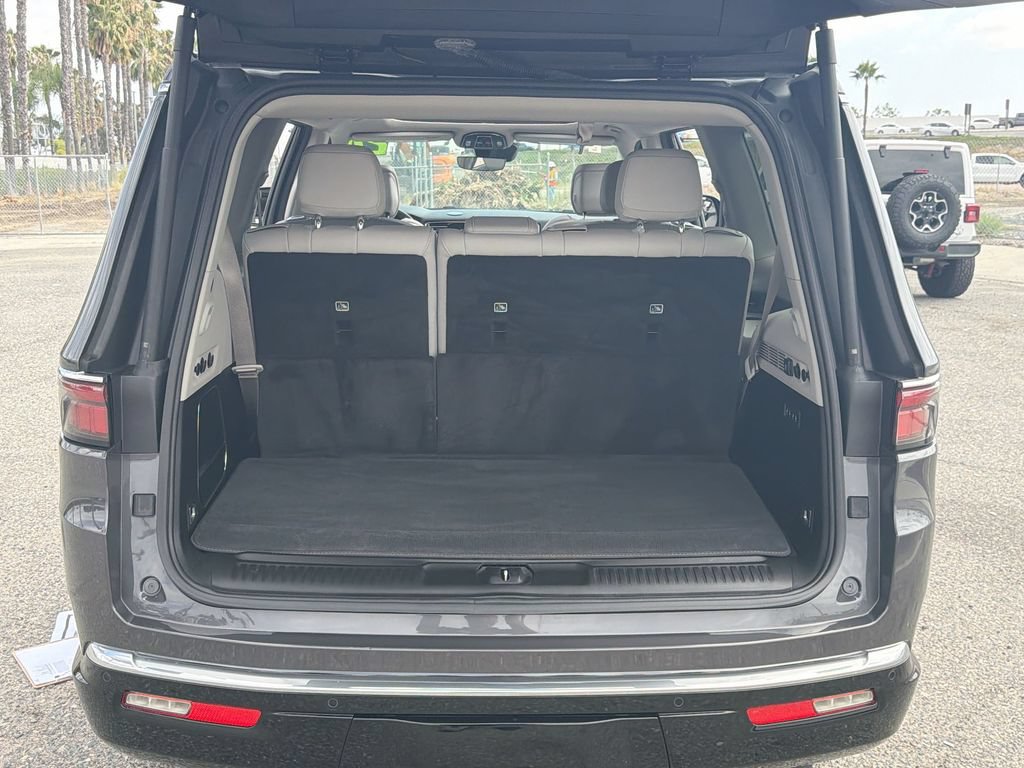 Used 2024 Jeep Wagoneer Series II w/ Premium Group I RWD image 22