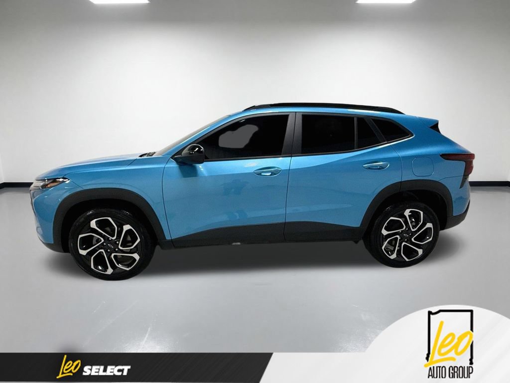 Used 2025 Chevrolet Trax RS w/ Sunroof Package FWD image 11