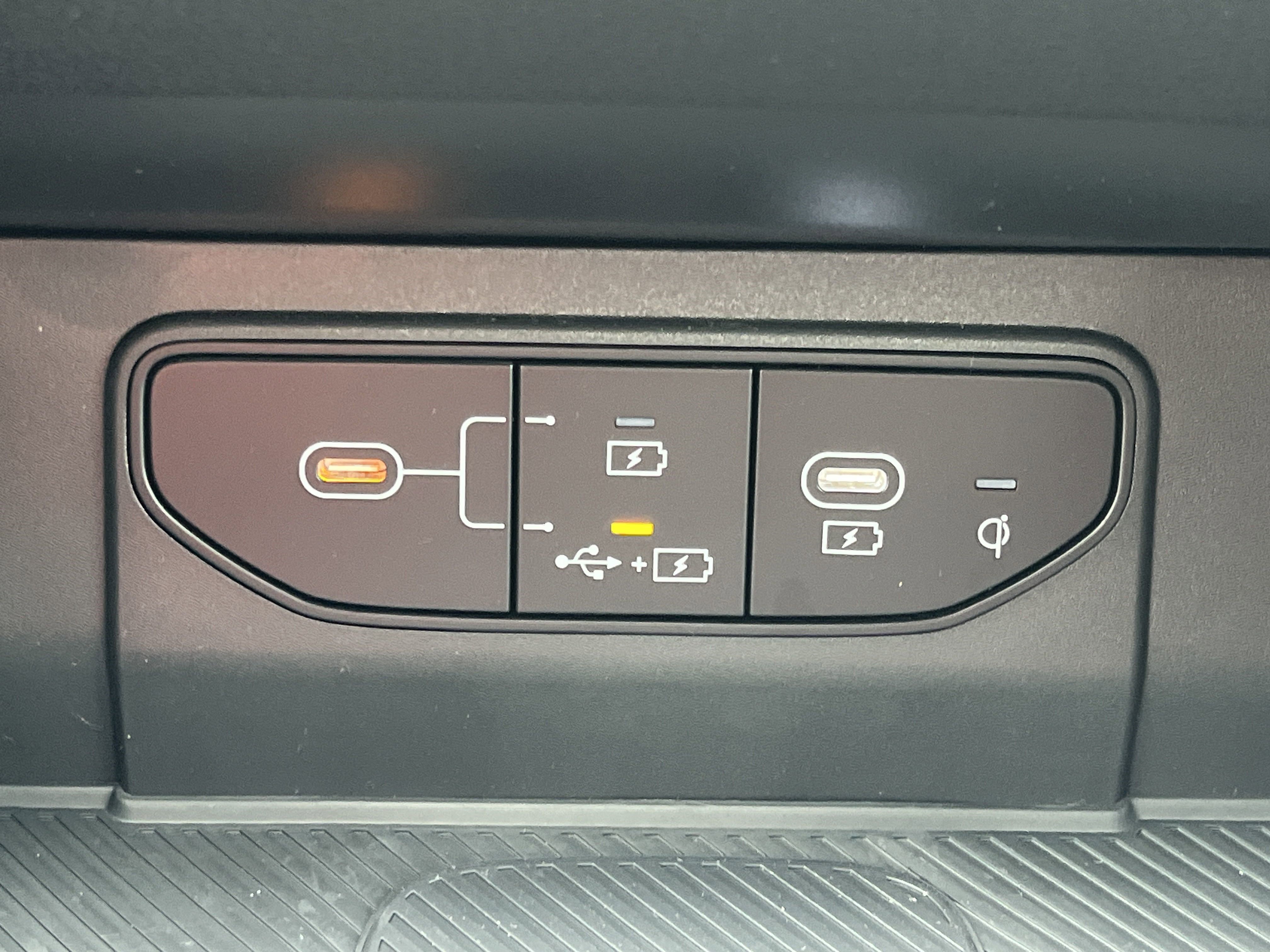 New 2026 Kia Sportage EX w/ EX Panorama Roof Package image 9