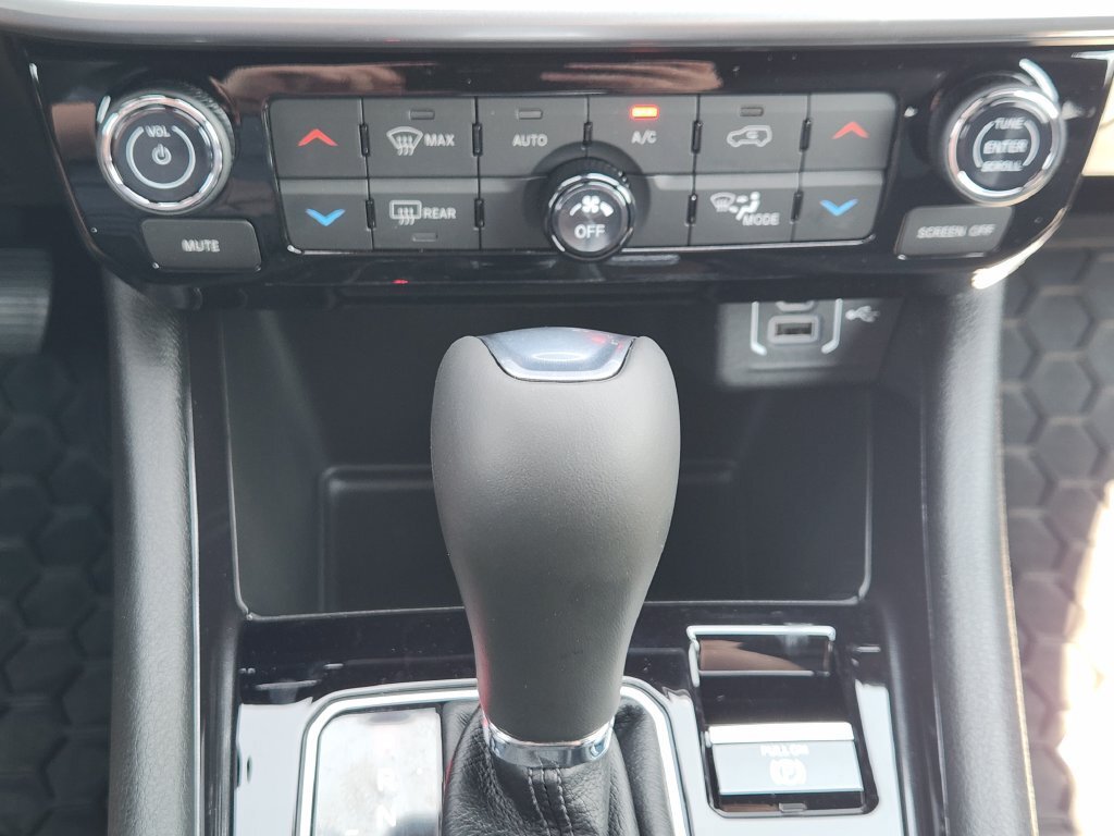 New 2026 Jeep Compass Latitude AWD/4WD image 14