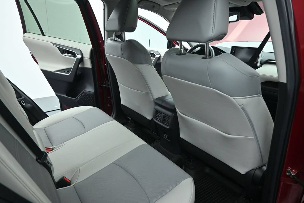 Used 2019 Toyota RAV4 Limited w/ Cold Weather Package AWD/4WD image 20