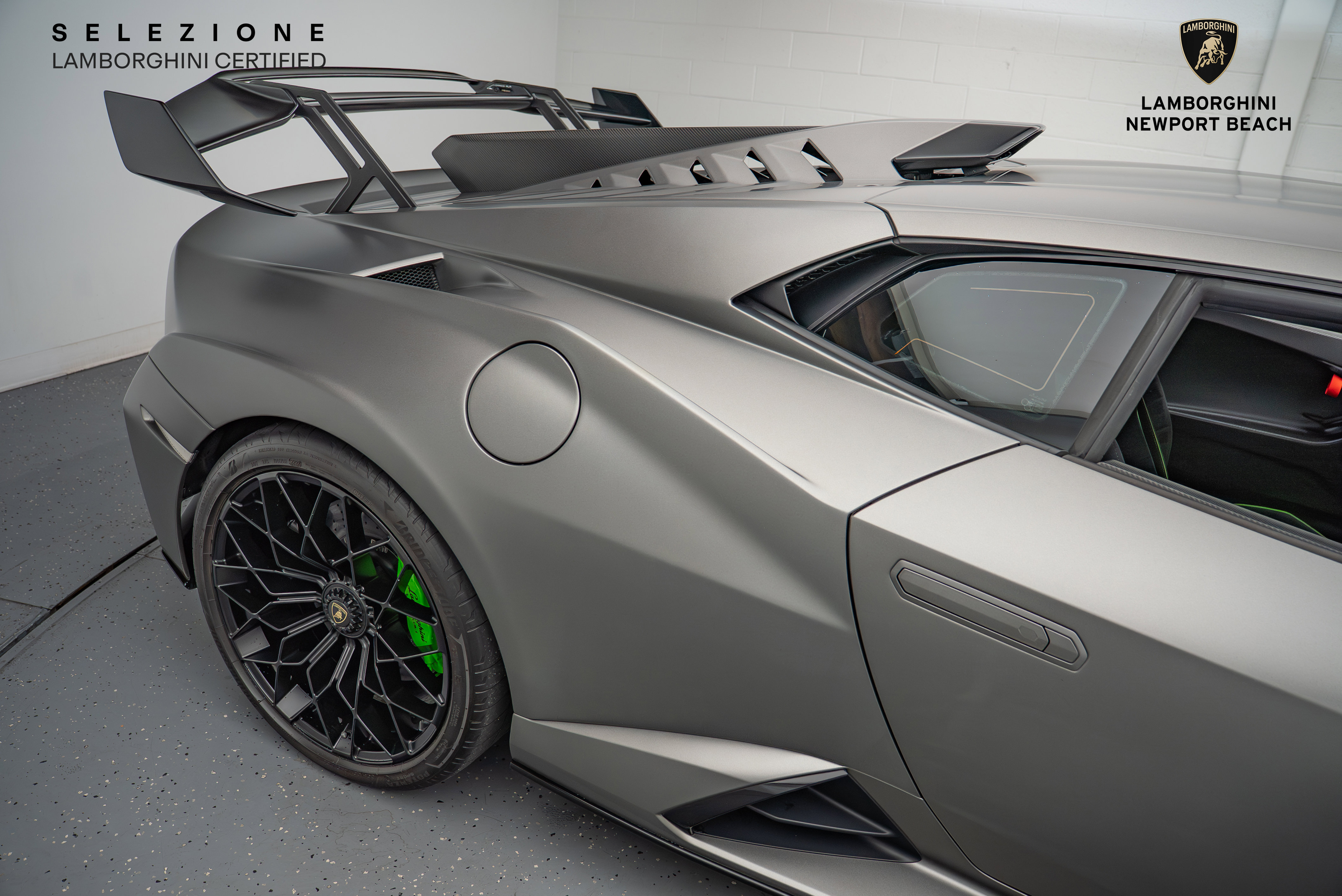 Used 2023 Lamborghini Huracan STO image 7