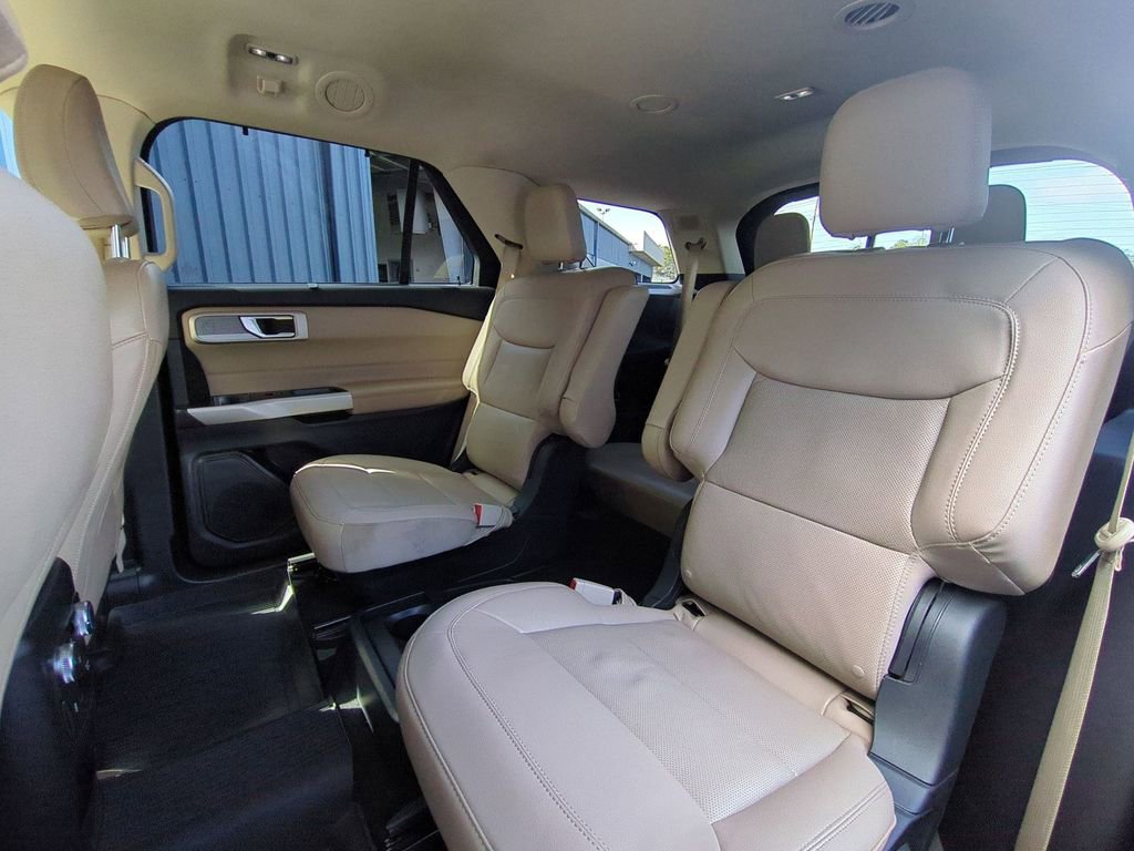 Used 2021 Ford Explorer Limited w/ Equipment Group 301A RWD image 27