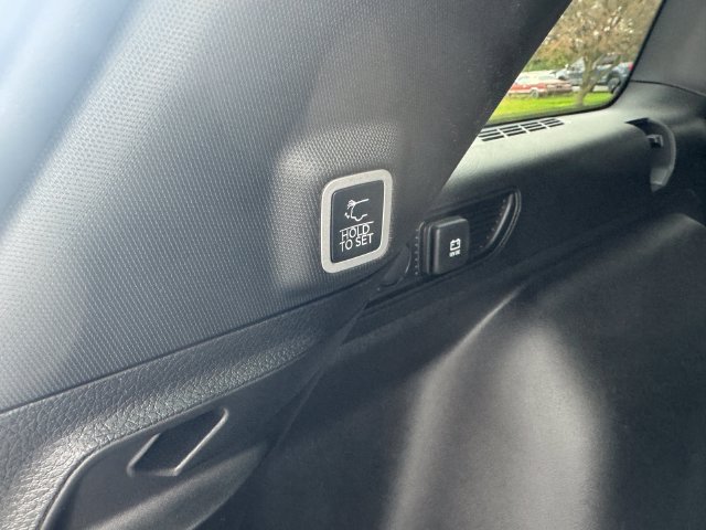 Certified 2025 Jeep Grand Cherokee Altitude AWD/4WD image 18