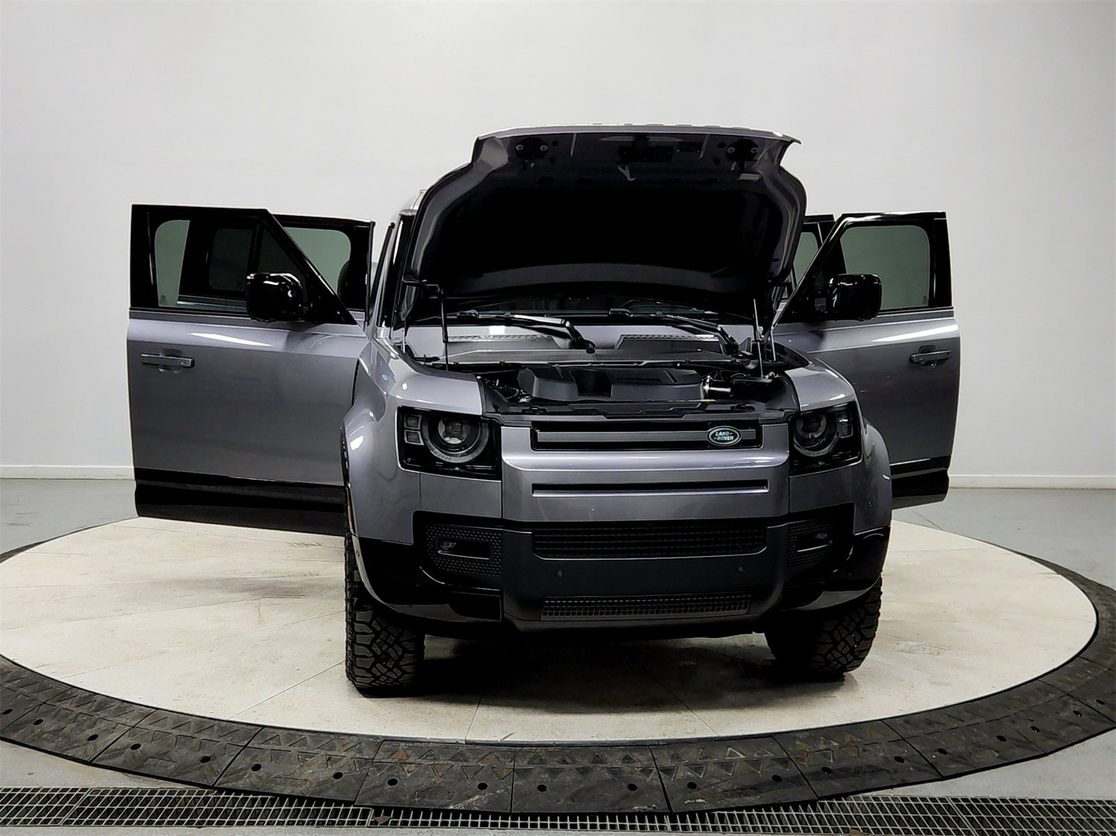 Used 2024 Land Rover Defender 130 Outbound image 10